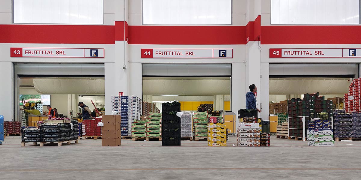 Orsero apre il nuovo stand di Fruttital all'Ortomercato di Milano